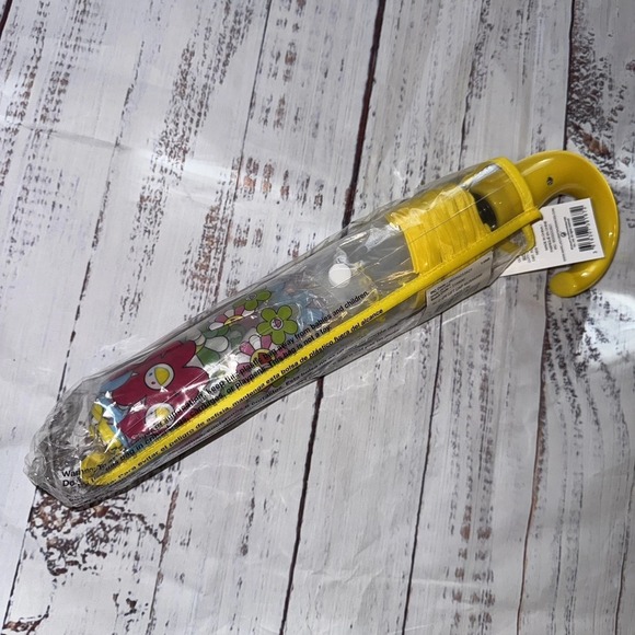 Marc Jacobs Daisy Parfums - Takashi Murakami Umbrella Floral Yellow NEW IN HAND - Picture 3 of 3